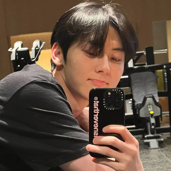 Top Photo Full of Hwang Minhyun Love