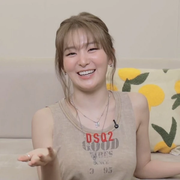 Today's Most Loved Seulgi (Red Velvet)