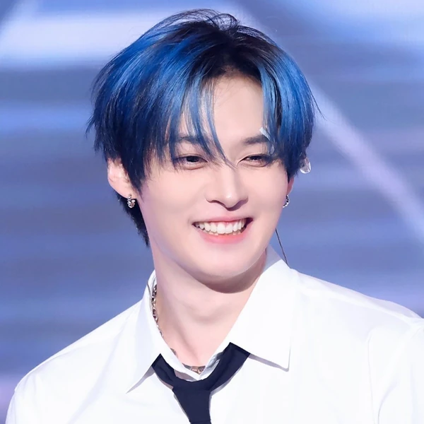 Today's Most Loved Lee Know (Stray Kids)