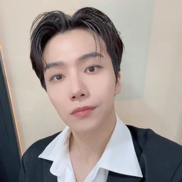充滿粉絲愛意的珍虎 (PENTAGON)人氣照片
