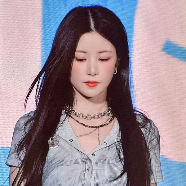 Today's Most Loved Park Chorong (Apink)