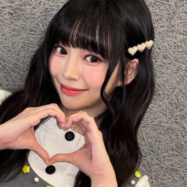 Today's Most Loved Nana (UNIS)
