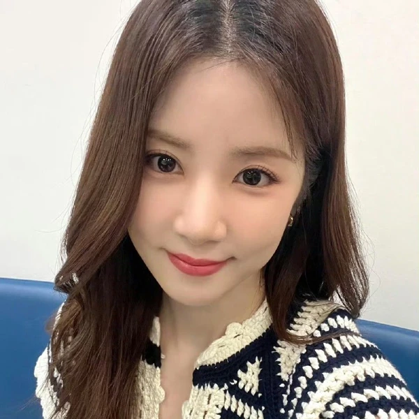 今天最受喜爱的朴初珑 (Apink)
