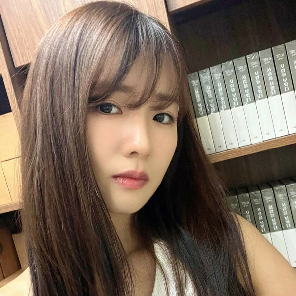 Top Photo Full of Yoon Bomi (Apink) Love