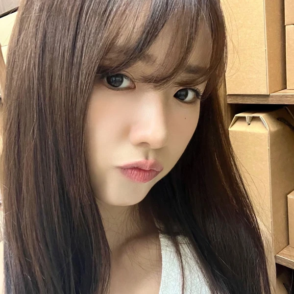 Today's Most Loved Yoon Bomi (Apink)
