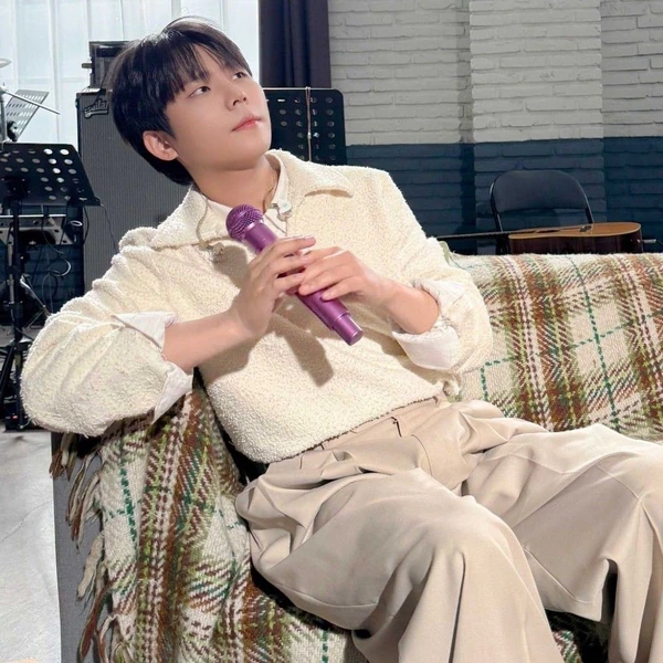 Today's Most Loved Jung Seunghwan