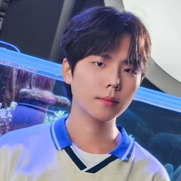 Today's Most Loved Jung Seunghwan