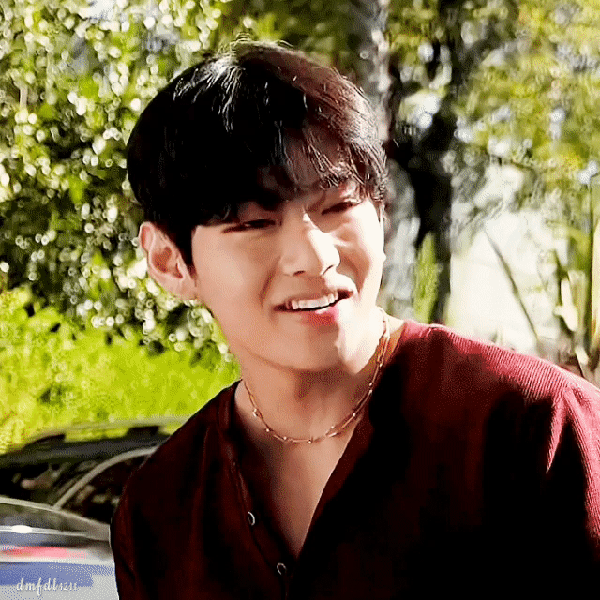 Shining profile picture of V (BTS) on today's Choeaedol