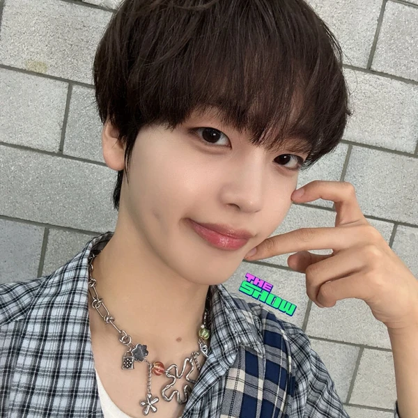 Today's Most Loved Hyeongjun (CRAVITY)