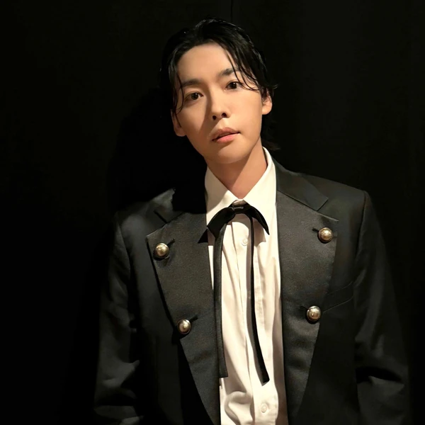 充滿粉絲愛意的金秦禹 (WINNER)人氣照片