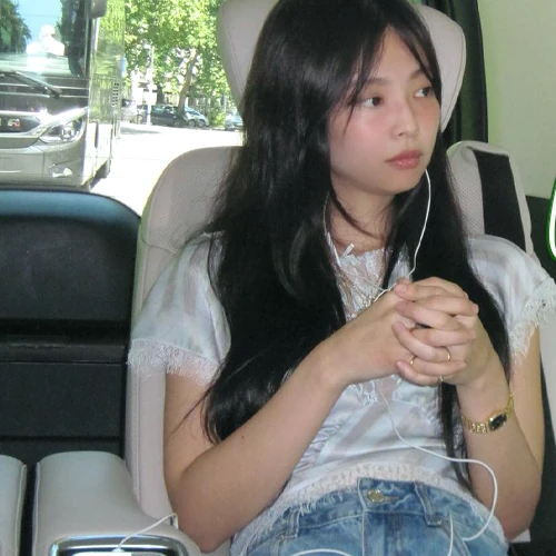 Foto Populer Penuh Cinta untuk Jennie (BLACKPINK)