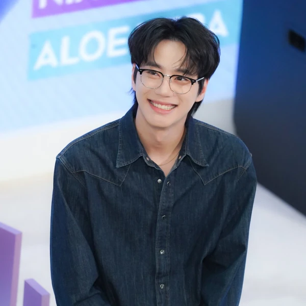 Today's Most Loved Lee Junyoung