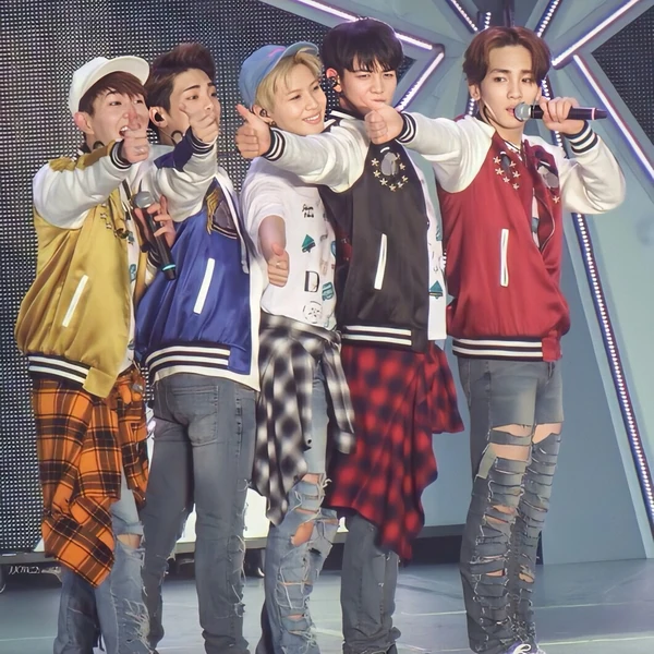 Momen Terbaik SHINee Pilihan Penggemar