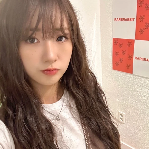 Foto Populer Penuh Cinta untuk Yoon Bomi (Apink)