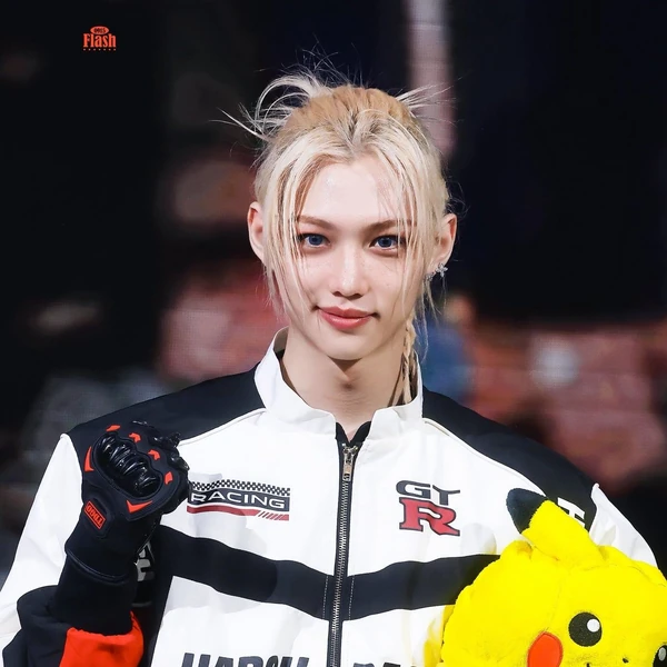 필릭스 (Stray Kids) 팬심 가득한 인기 사진