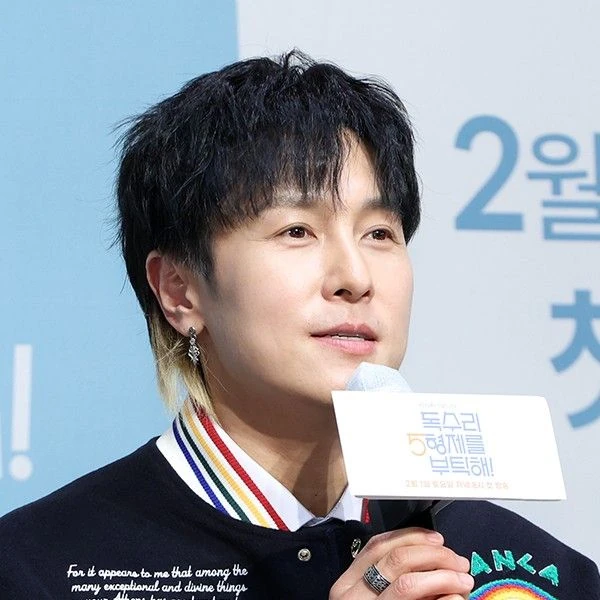 Today's Most Loved Kim Dongwan (SHINHWA)
