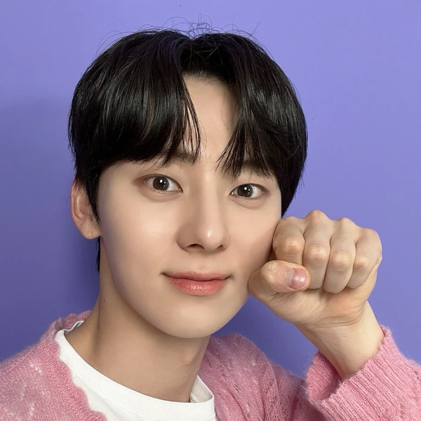 Today's Most Loved Hwang Minhyun
