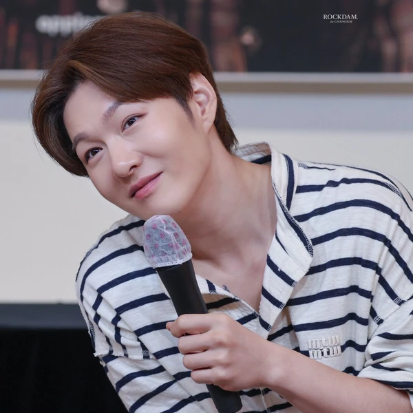Top Photo Full of Lee Changsub (BTOB) Love