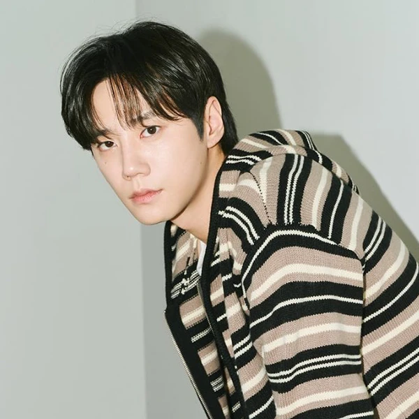 Today's Most Loved Lee Junyoung