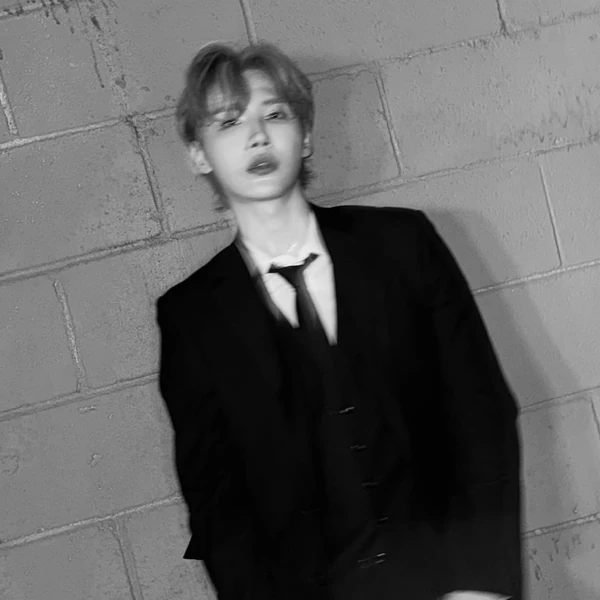 Foto Populer Penuh Cinta untuk Jeon Woong (AB6IX)