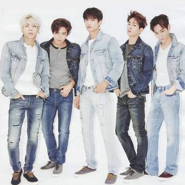 Top Photo Full of SHINee Love