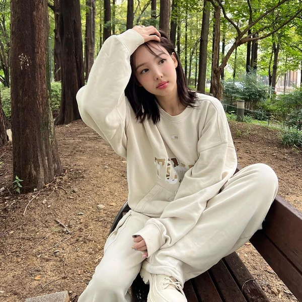 Foto Populer Penuh Cinta untuk Nayeon (TWICE)