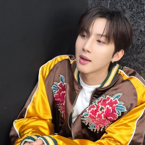 Top Photo Full of PENTAGON Love