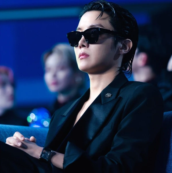 充满粉丝爱意的J-hope (防弹少年团)人气照片