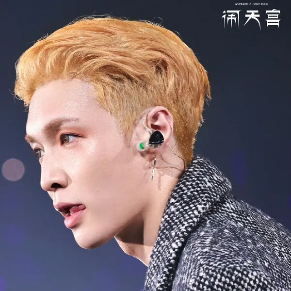 Fans' Pick: Best Moment of Lay (EXO)