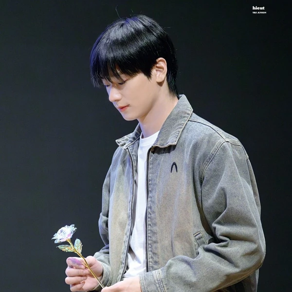 今日最も愛されたジュヨン (THE BOYZ)の姿