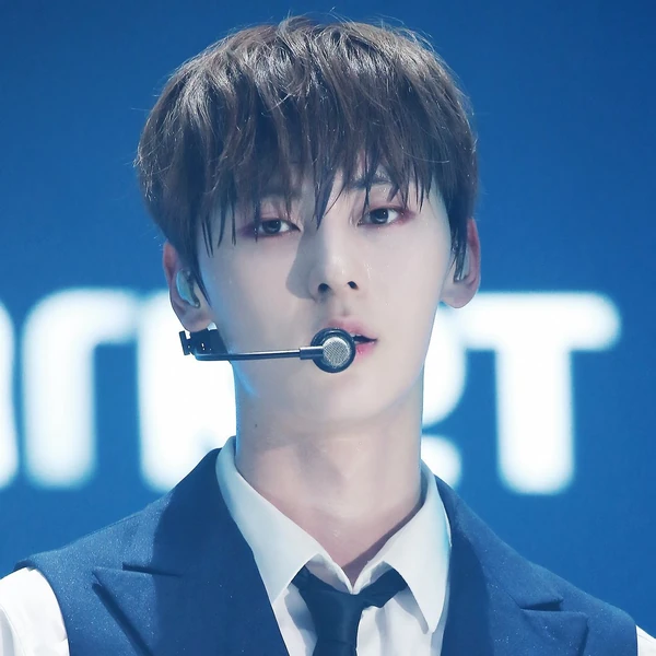 Today's Most Loved Hwang Minhyun