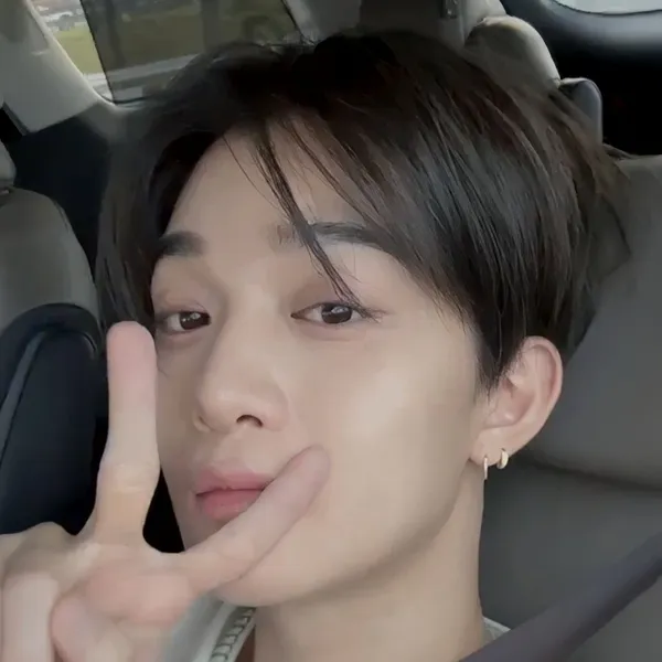 Penampilan Bae Jinyoung yang Paling Dicintai Hari Ini