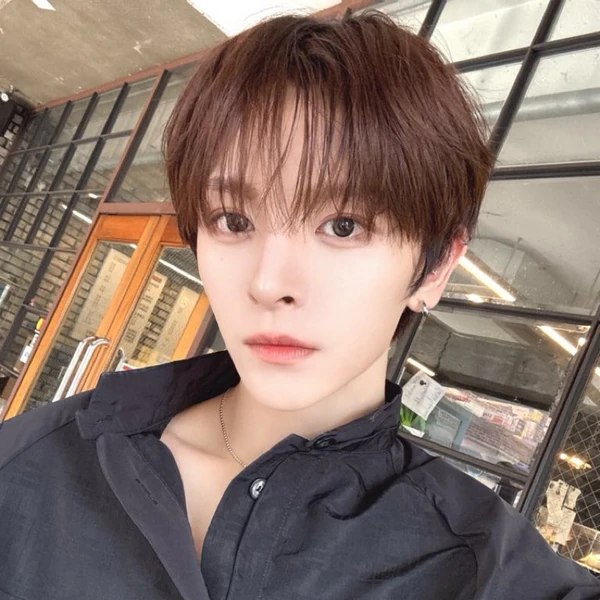 Today's Most Loved Laurence (n.SSign)
