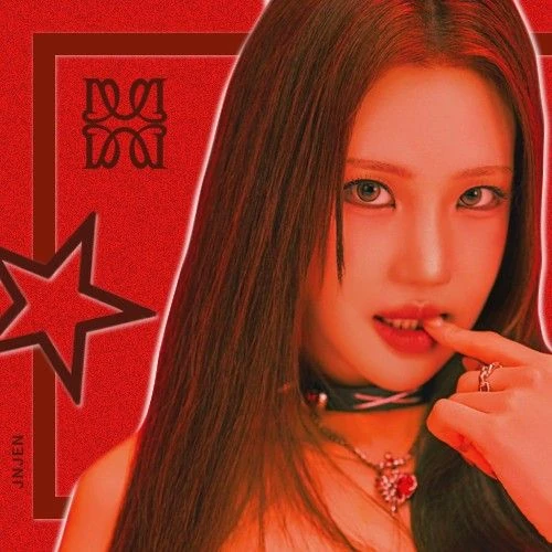 Top Photo Full of Joo E (MOMOLAND) Love