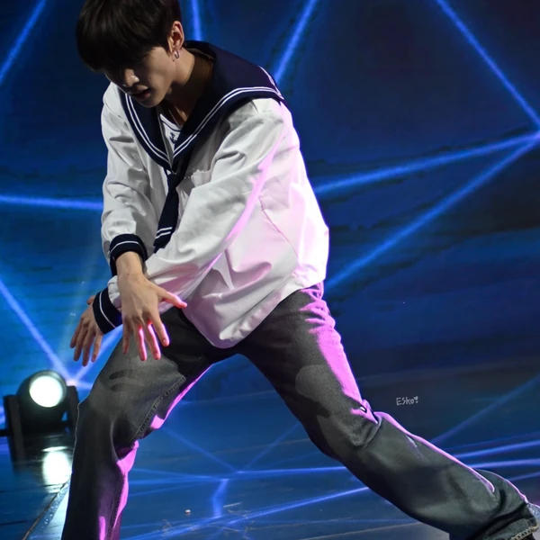 Top Photo Full of Hwi (TNX) Love