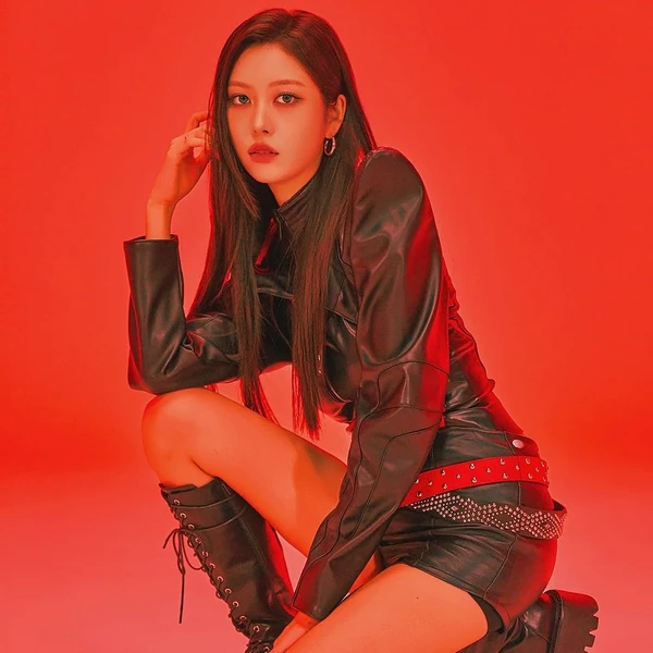 Top Photo Full of Jane (MOMOLAND) Love
