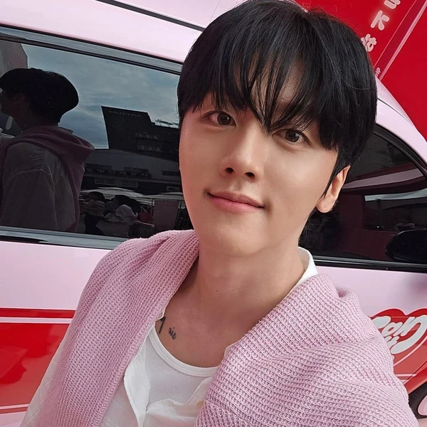 Top Photo Full of Youngbin (SF9) Love