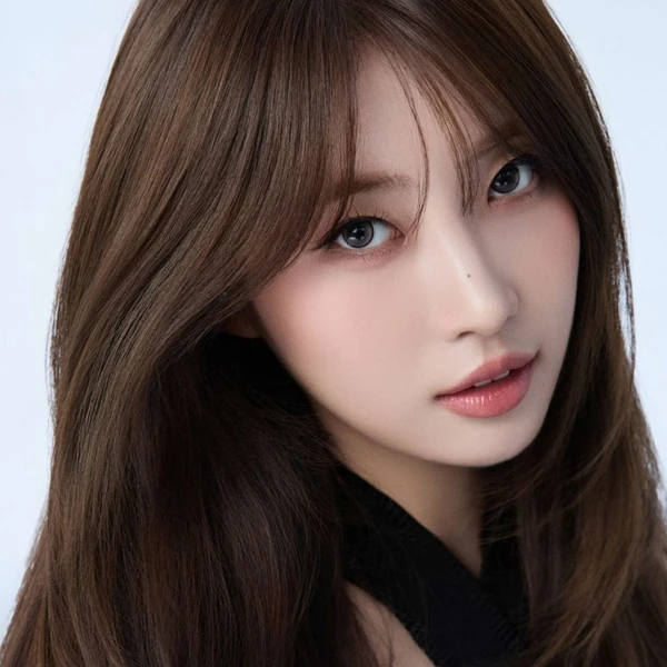 Today's Most Loved Sihyeon (EVERGLOW)