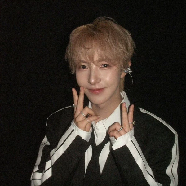 Today's Most Loved Renjun (NCT DREAM)