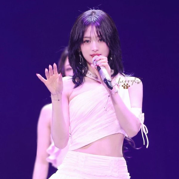 Foto Populer Penuh Cinta untuk Ahyeon (BABYMONSTER)