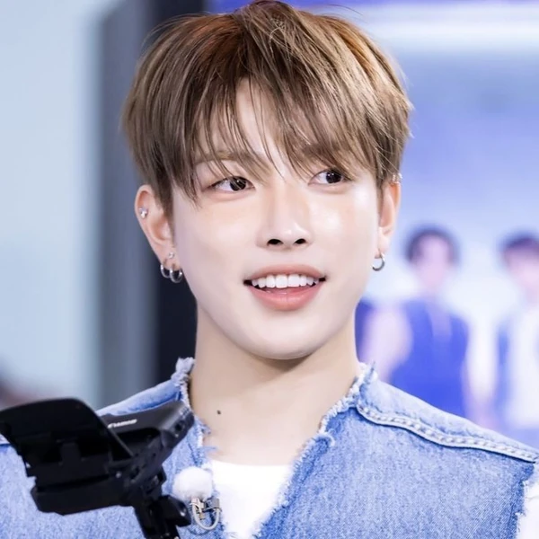 Top Photo Full of Hongjoong (ATEEZ) Love