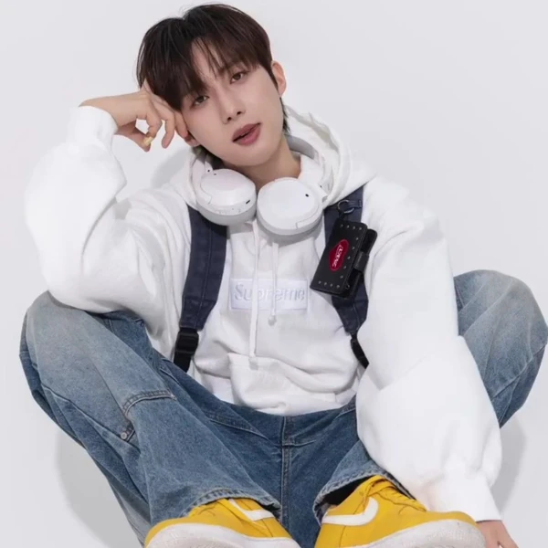 Top Photo Full of Hui (PENTAGON) Love