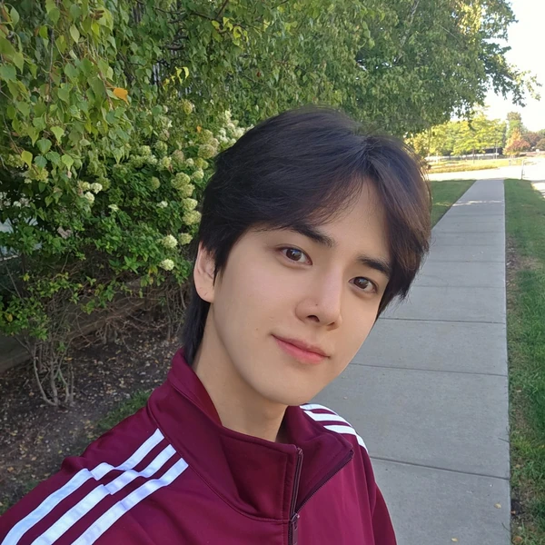 Top Photo Full of Younghoon (THE BOYZ) Love