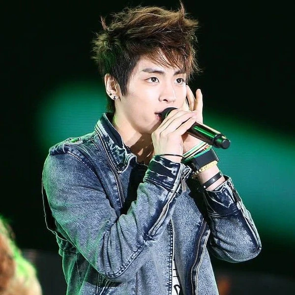 Top Photo Full of Jonghyun (SHINee) Love