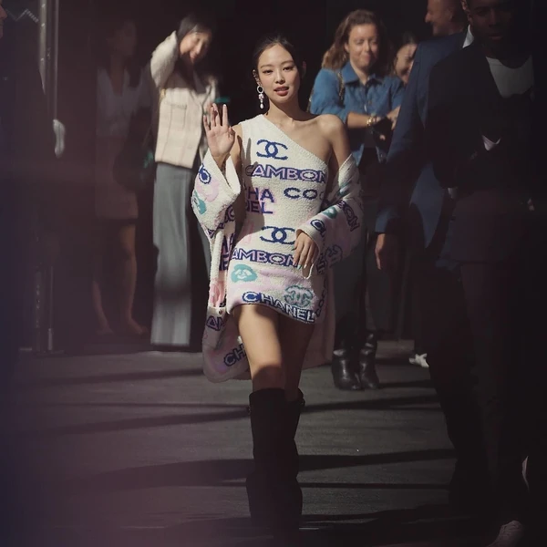 Penampilan Jennie (BLACKPINK) yang Paling Dicintai Hari Ini