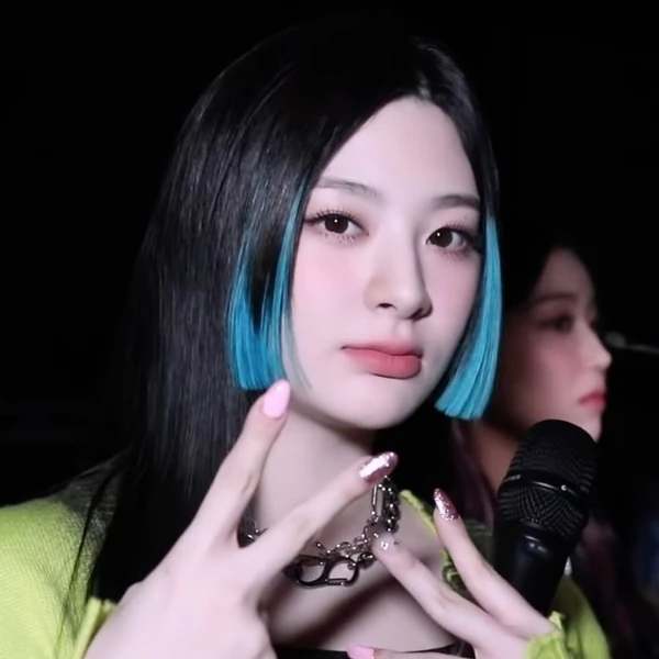 Today's Most Loved Seeun (STAYC)
