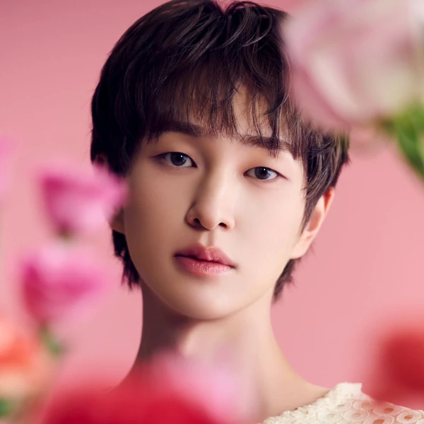 Today's Most Loved Onew (SHINee)