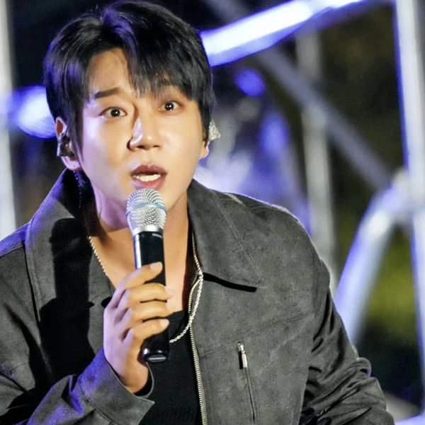 Top Photo Full of Hwang Chiyeol Love
