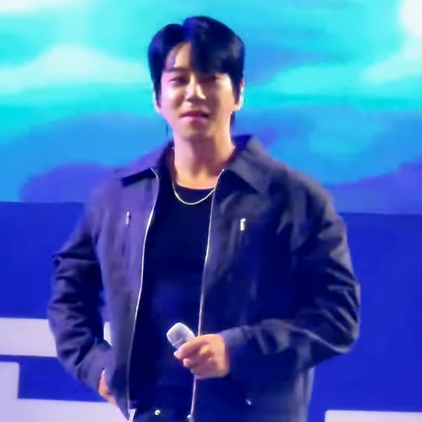 Today's Most Loved Hwang Chiyeol