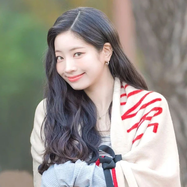 今天最受喜爱的多贤 (TWICE)
